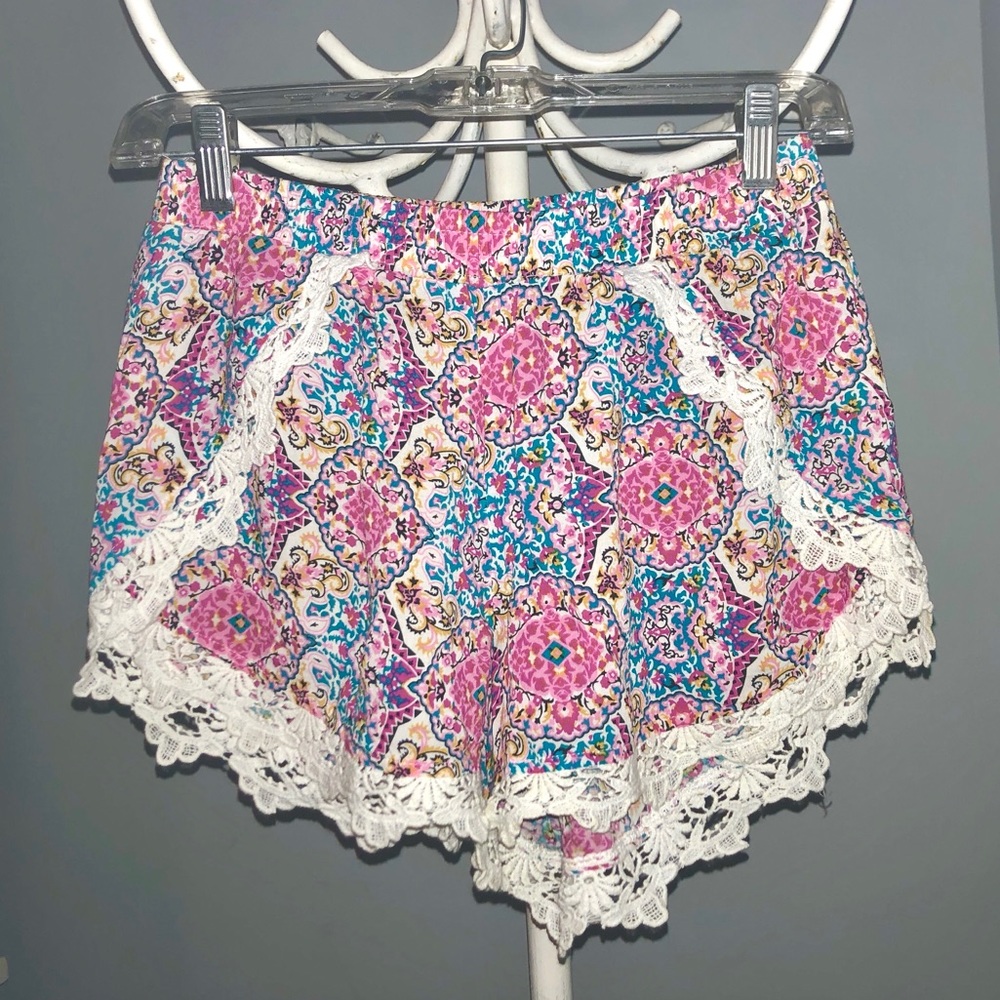 Mika & Gala Flowy Shorts